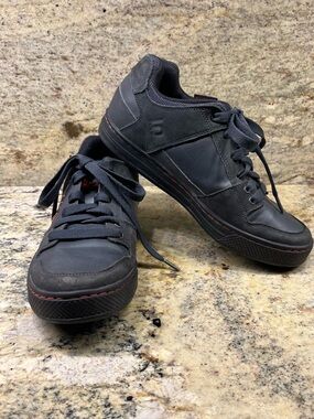 Men’s Five Ten FREERIDER DLX Biking Shoes - Size 8.5 - Black w/Red Stitching